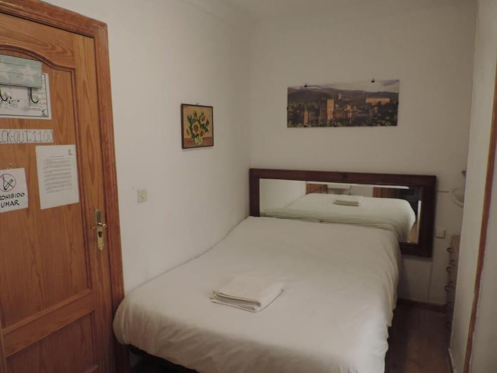 Hostel El Cascabel กรานาดา ภายนอก รูปภาพ