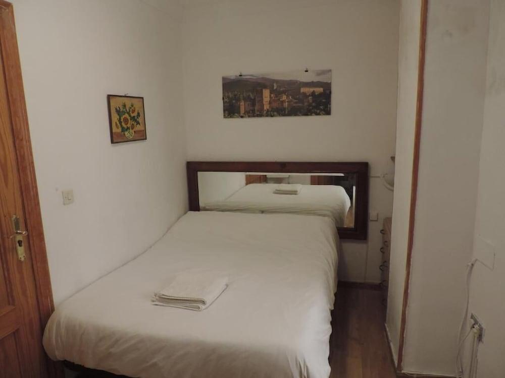 Hostel El Cascabel กรานาดา ภายนอก รูปภาพ