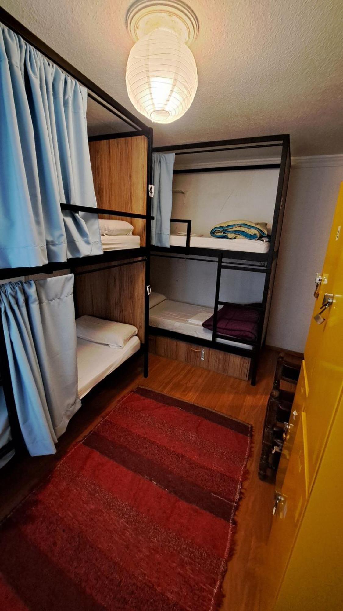 Hostel El Cascabel กรานาดา ภายนอก รูปภาพ