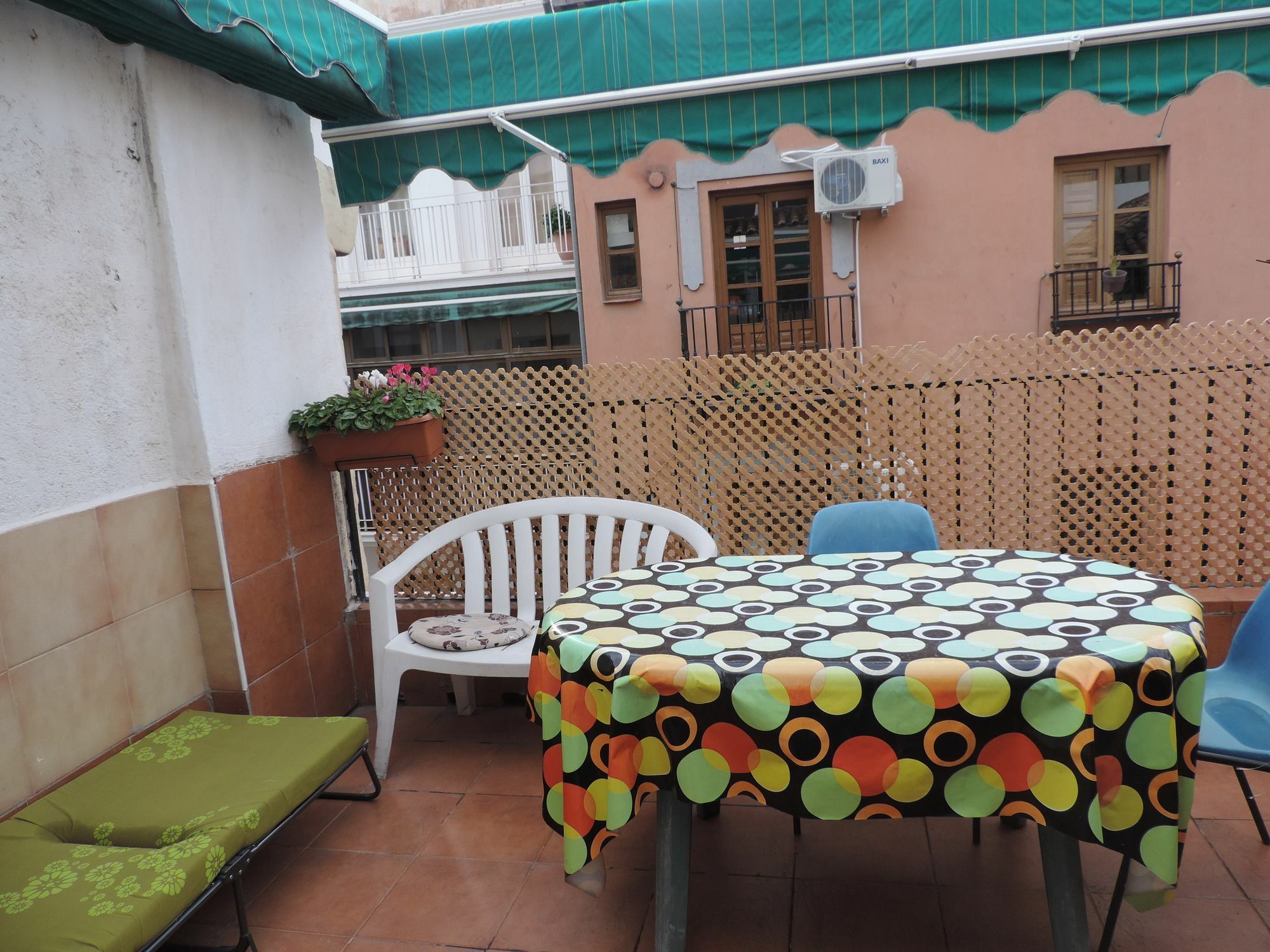 Hostel El Cascabel กรานาดา ภายนอก รูปภาพ